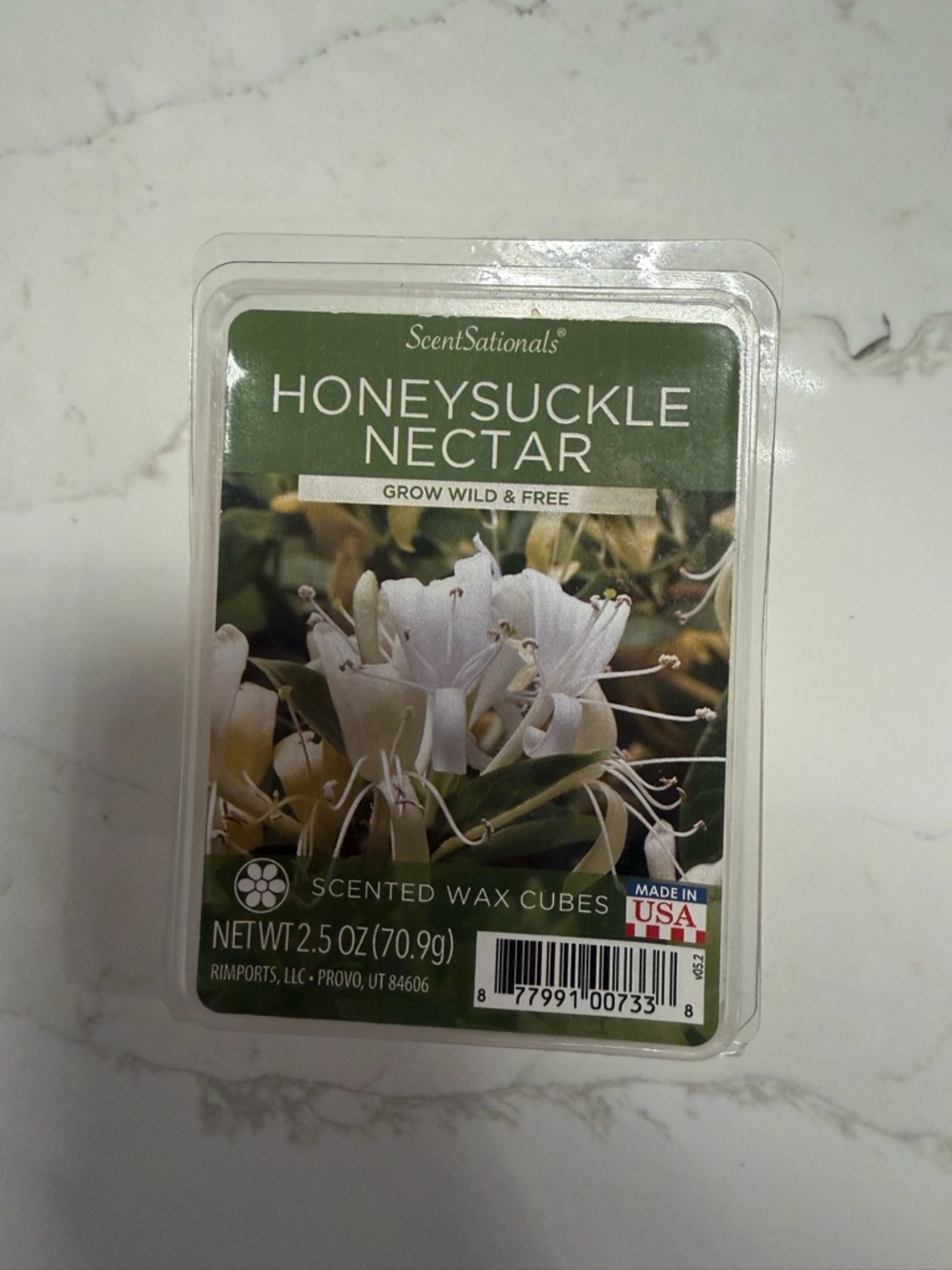 ScentSationals Honeysuckle Nectar Scented Wax Cubes - White